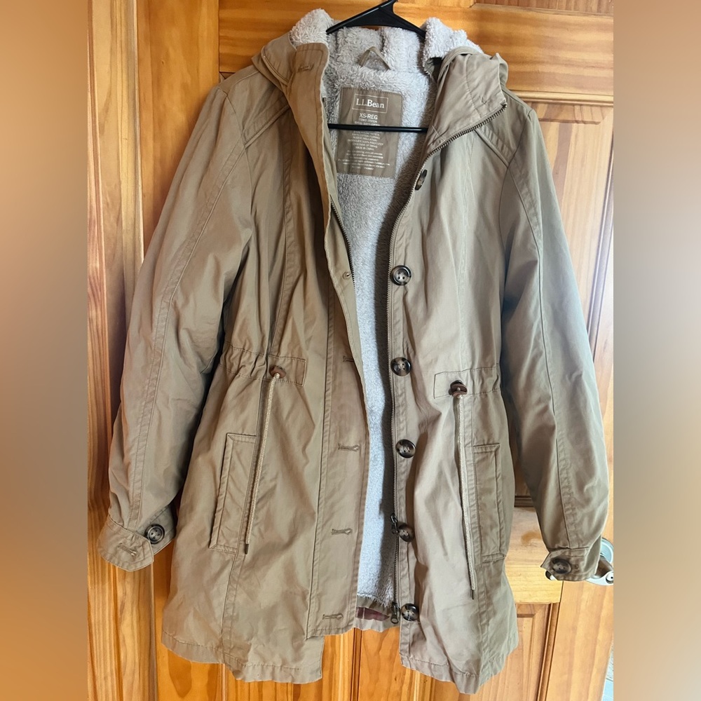 LL Bean Women’s Jacket XS (fits like small) (2 layer)